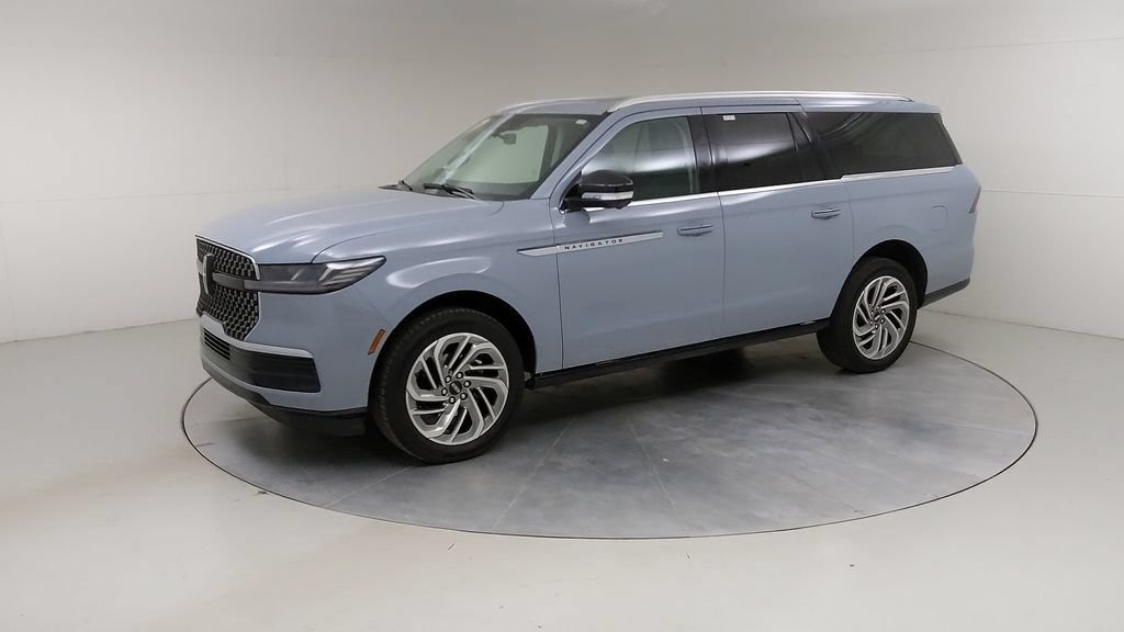 Used 2026 Lincoln Navigator L Reserve AWD/4WD image 21