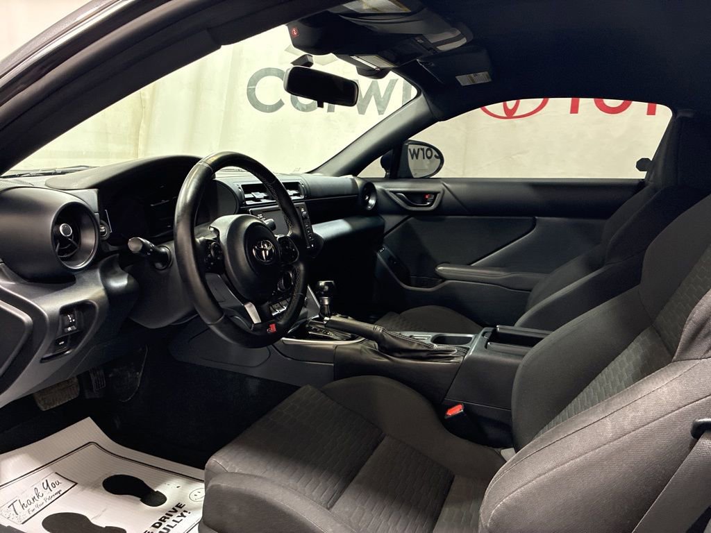 Used 2023 Toyota GR86 w/ ALL Weather Mat Package (TMS) RWD image 19