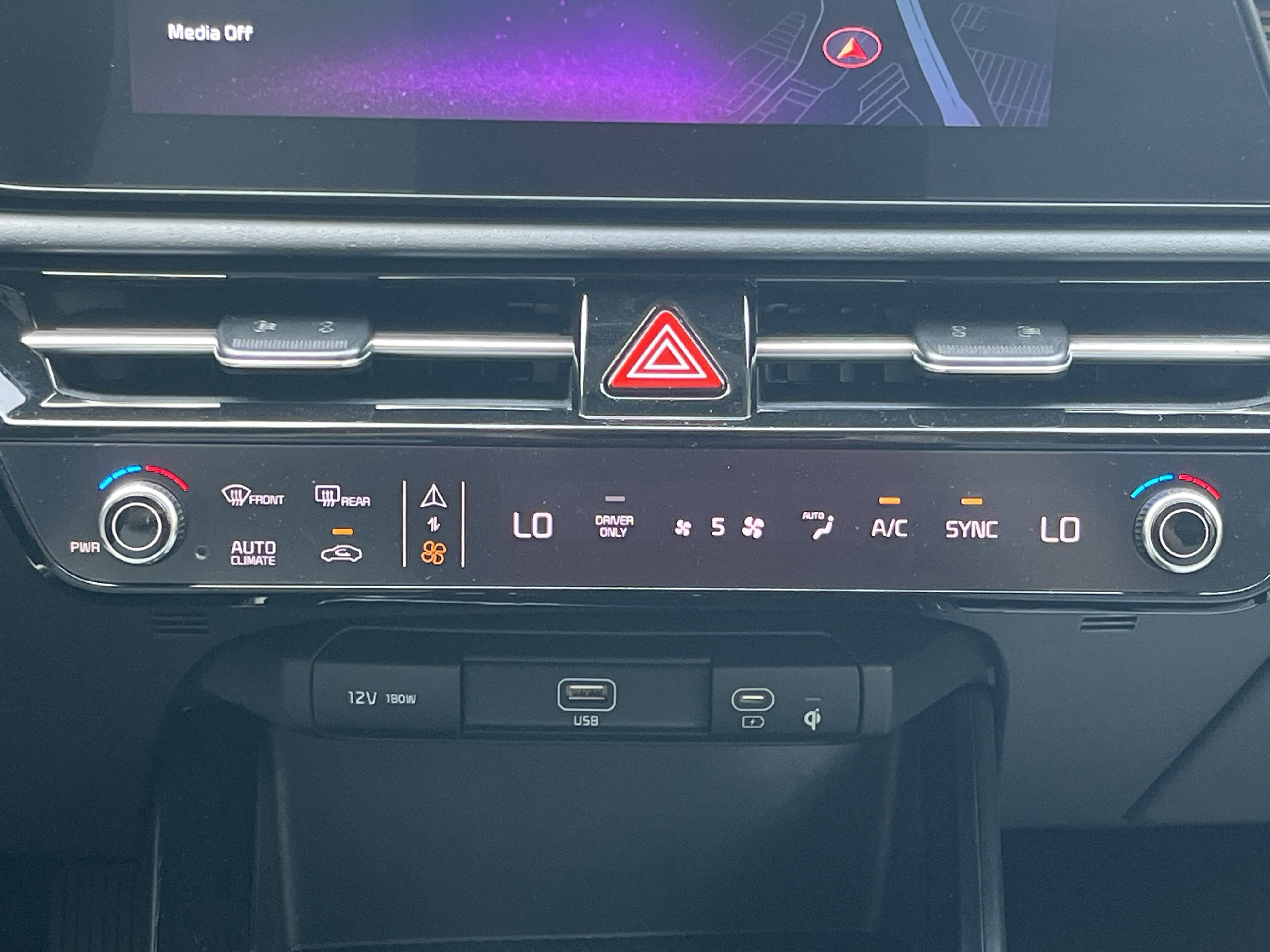 Used 2025 Kia Niro SX FWD image 7