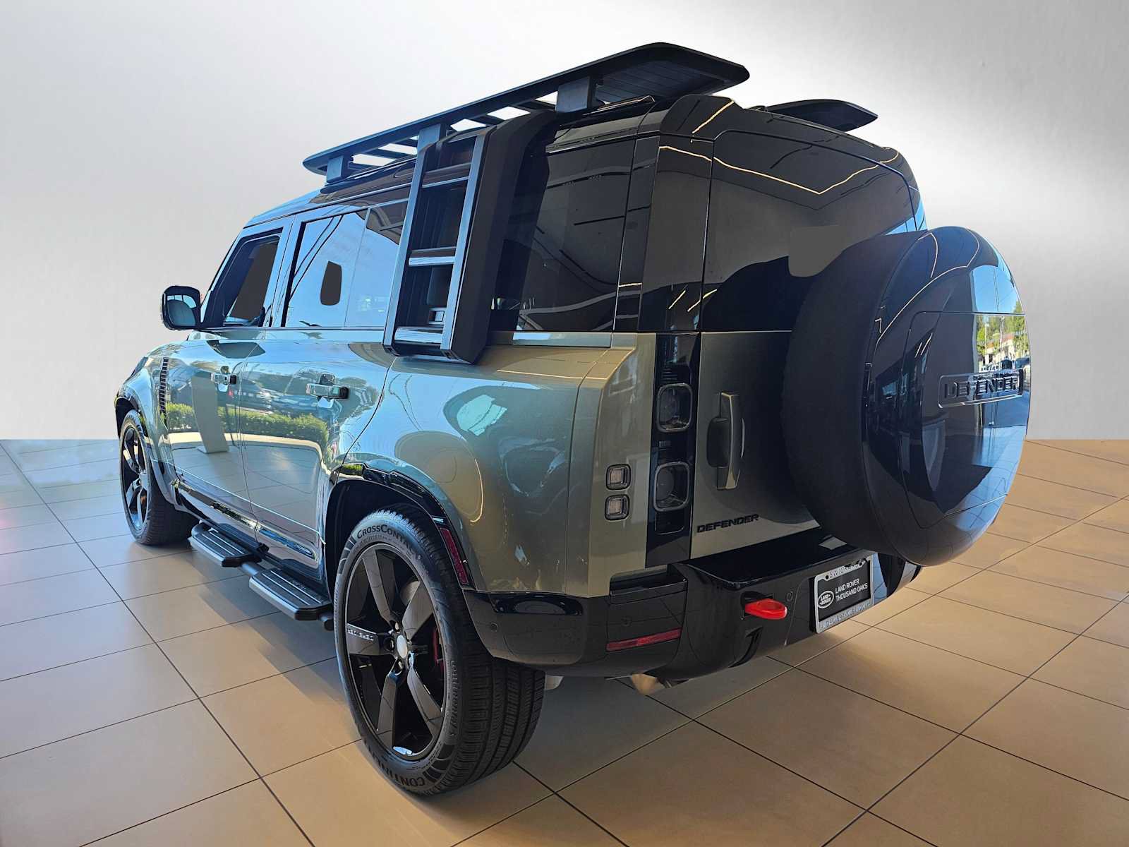 New 2025 Land Rover Defender 110 X AWD/4WD image 5