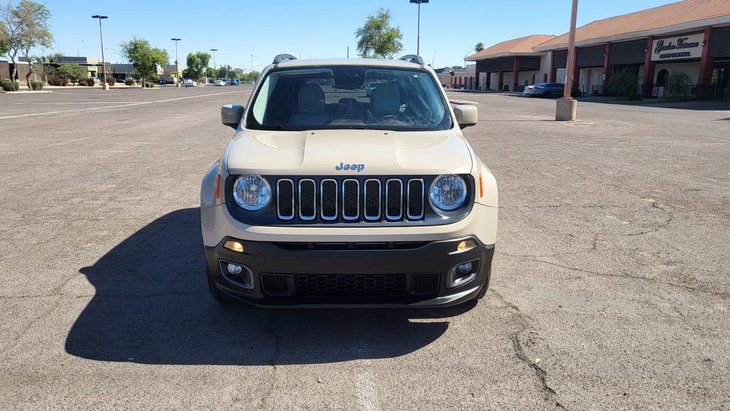 Used 2016 Jeep Renegade Latitude w/ Safety & Security Group FWD image 3