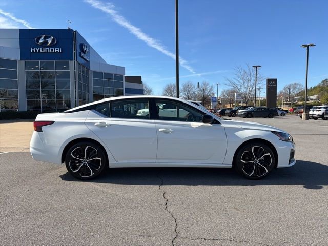 Used 2025 Nissan Altima 2.5 SR image 8