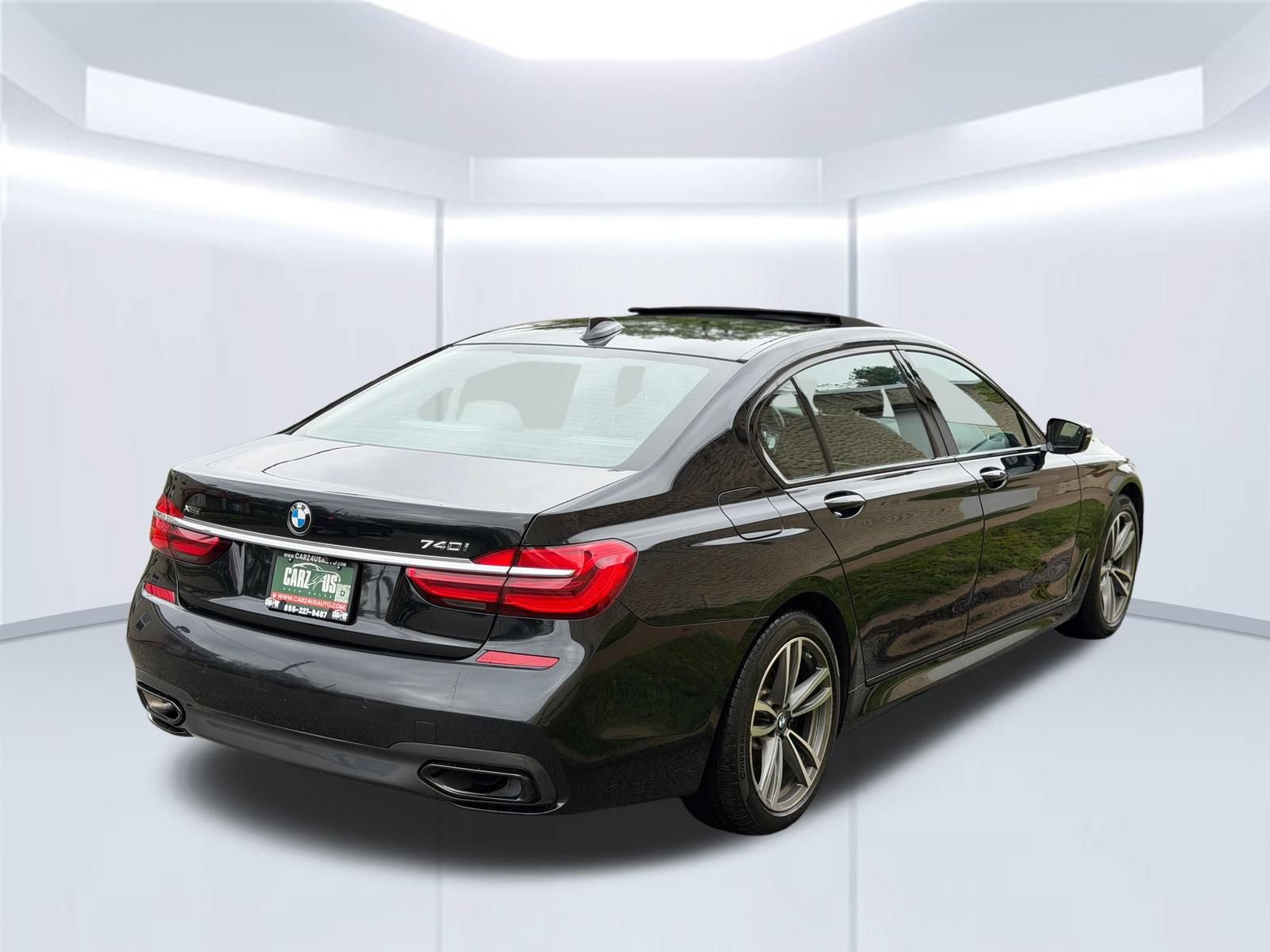 Used 2019 BMW 740i xDrive w/ M Sport Package AWD/4WD image 5