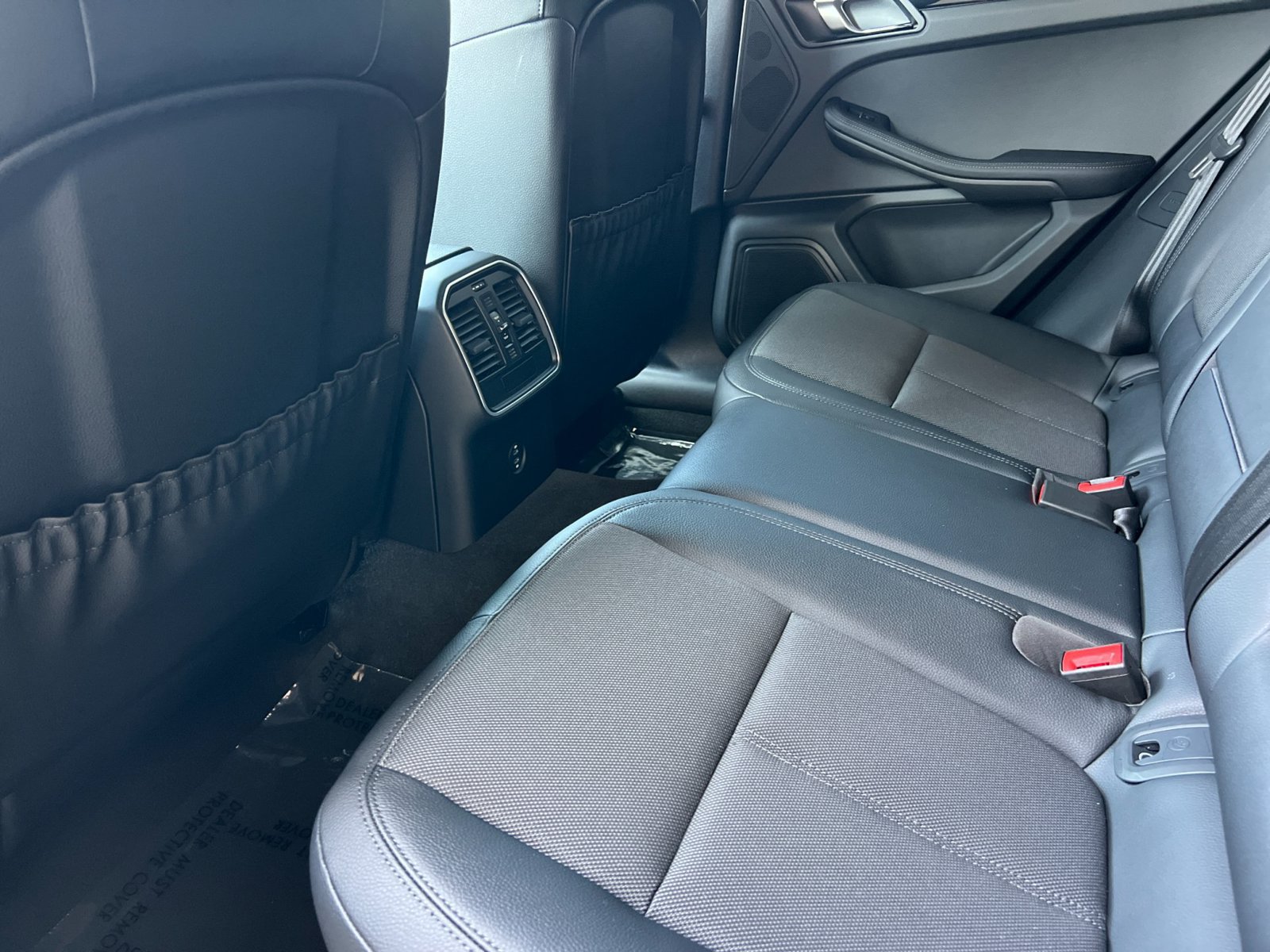 Certified 2026 Porsche Macan AWD/4WD image 14