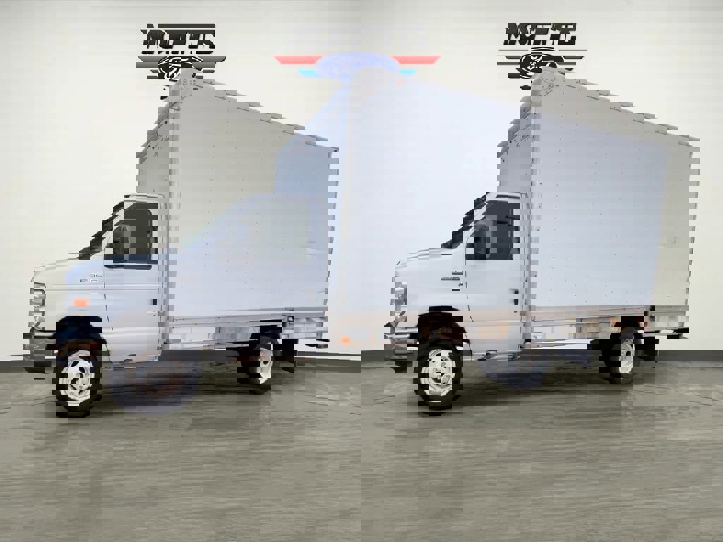 Used 2015 Ford E-350 and Econoline 350 Super Duty image 2