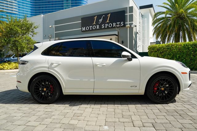 Used 2022 Porsche Cayenne GTS AWD/4WD image 33
