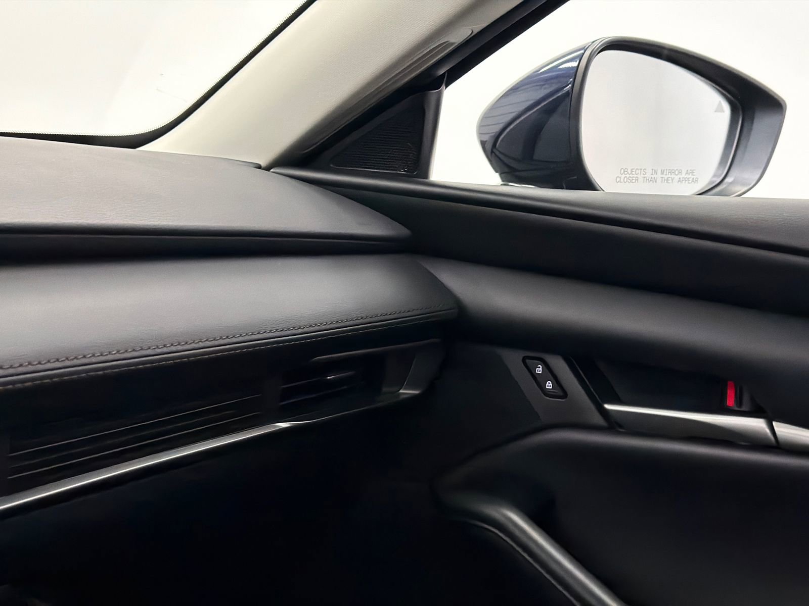 Used 2023 MAZDA MAZDA3 s image 27