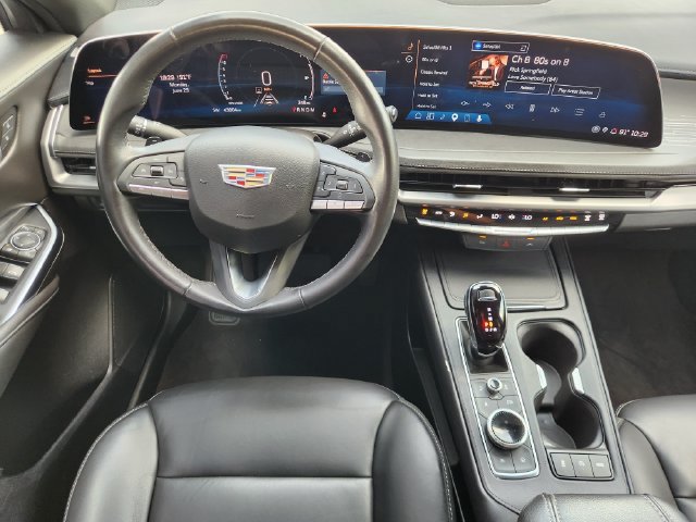 Used 2025 Cadillac XT4 Premium Luxury FWD image 27