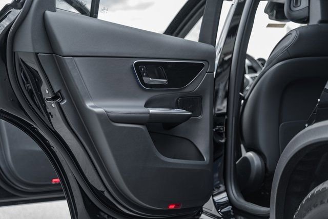 New 2025 Mercedes-Benz GLC 350e 4MATIC image 32