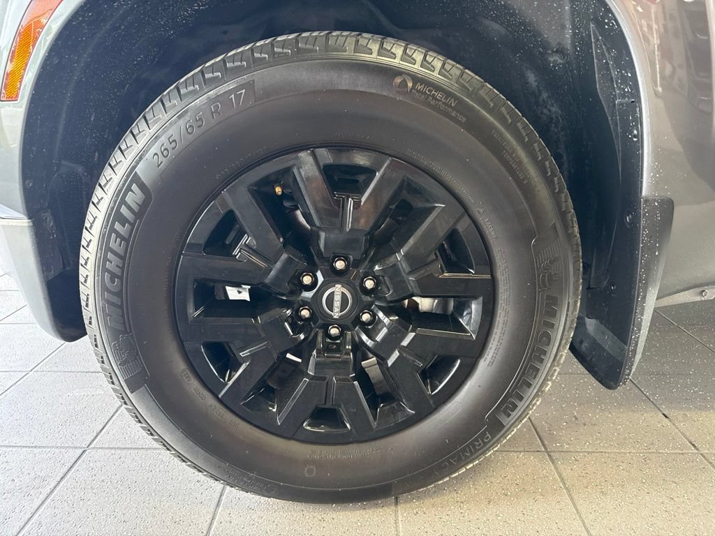Used 2024 Nissan Frontier SV w/ Technology Package RWD image 13