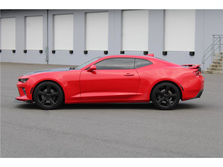 Used 2018 Chevrolet Camaro SS image 2