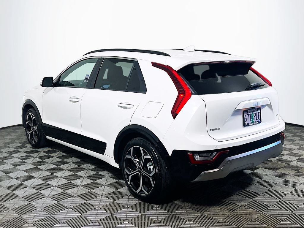 Used 2023 Kia Niro SX Touring FWD image 5