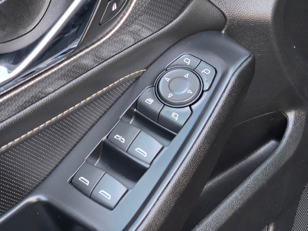 Used 2022 Chevrolet Traverse Premier w/ Redline Edition image 22