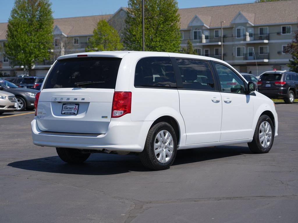 Used 2018 Dodge Grand Caravan SE w/ UConnect Hands-Free Group FWD image 3