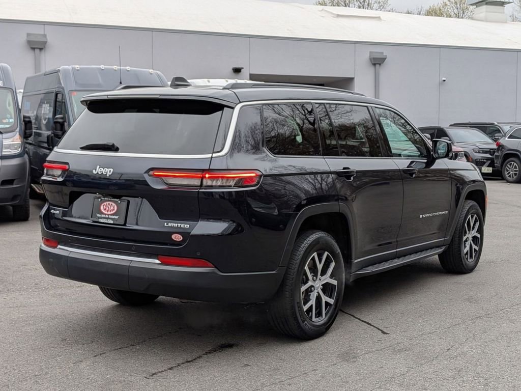 Used 2024 Jeep Grand Cherokee L Limited AWD/4WD image 3