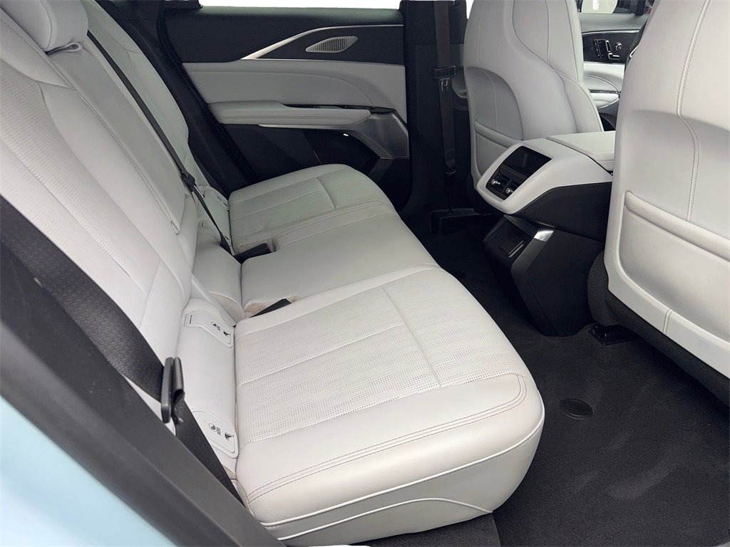 Used 2024 Cadillac Lyriq Luxury image 39