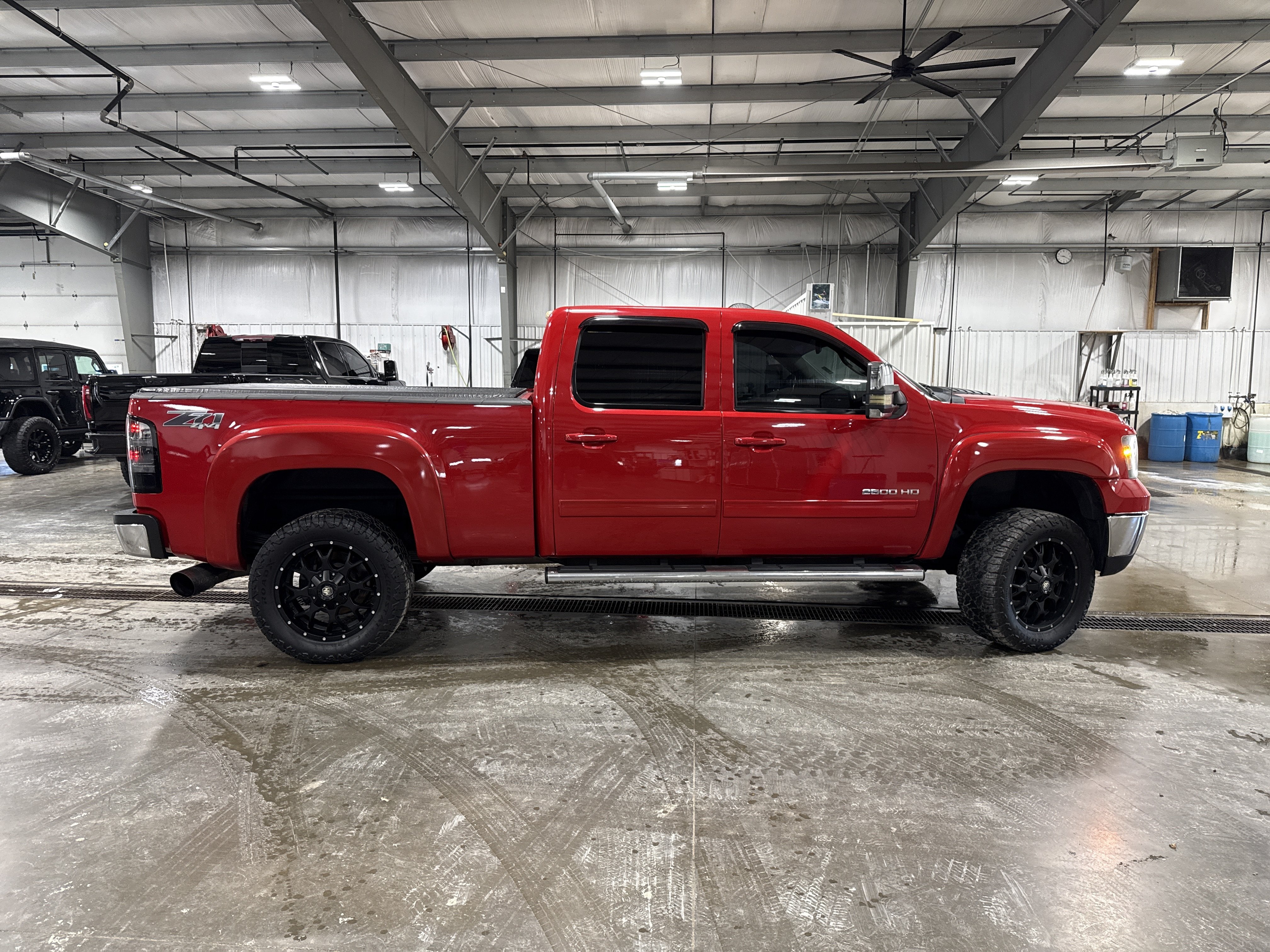 Used 2013 GMC Sierra 2500 SLT w/ SLT Convenience Package AWD/4WD image 2