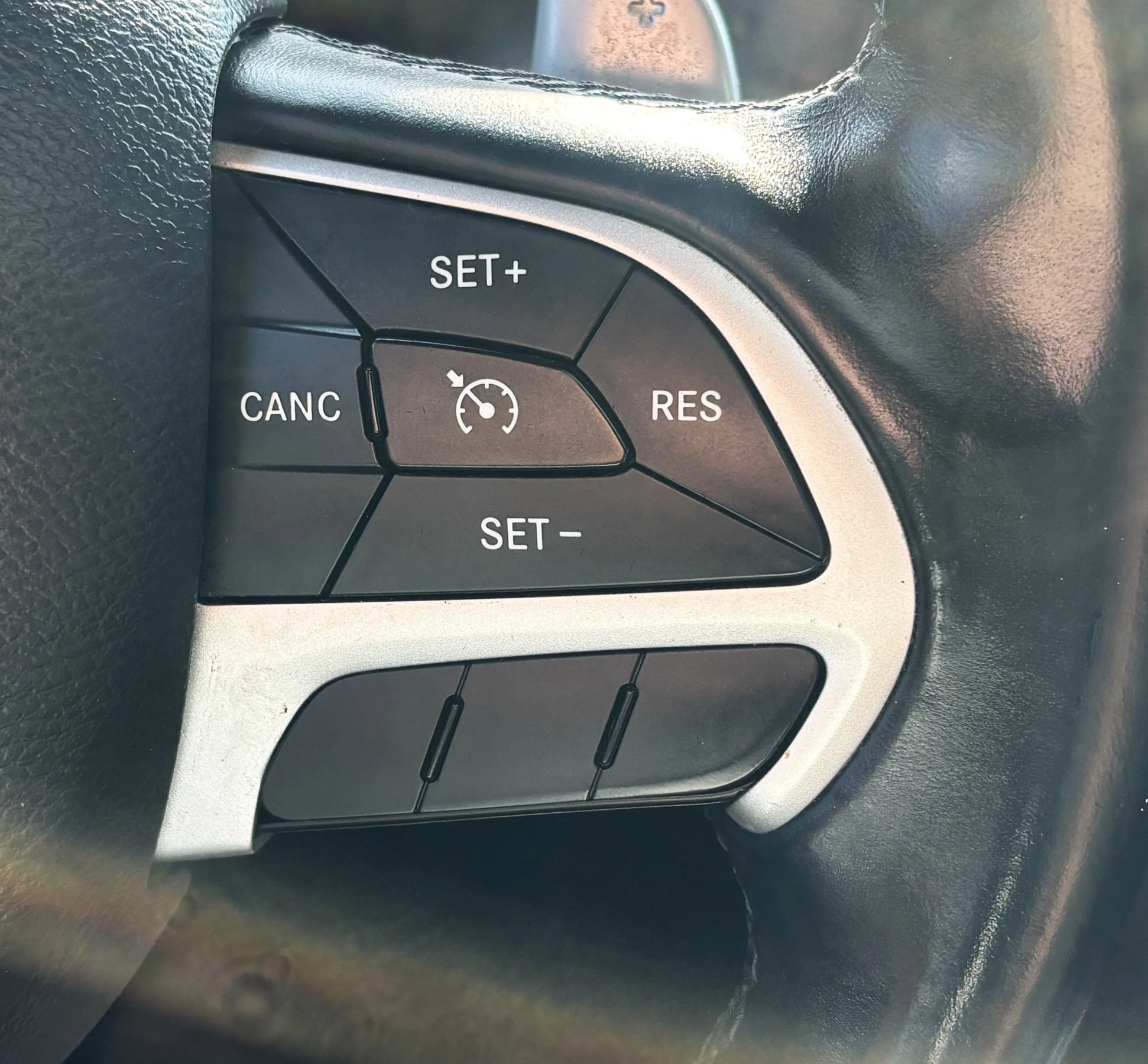 Used 2015 Dodge Charger SXT RWD image 20