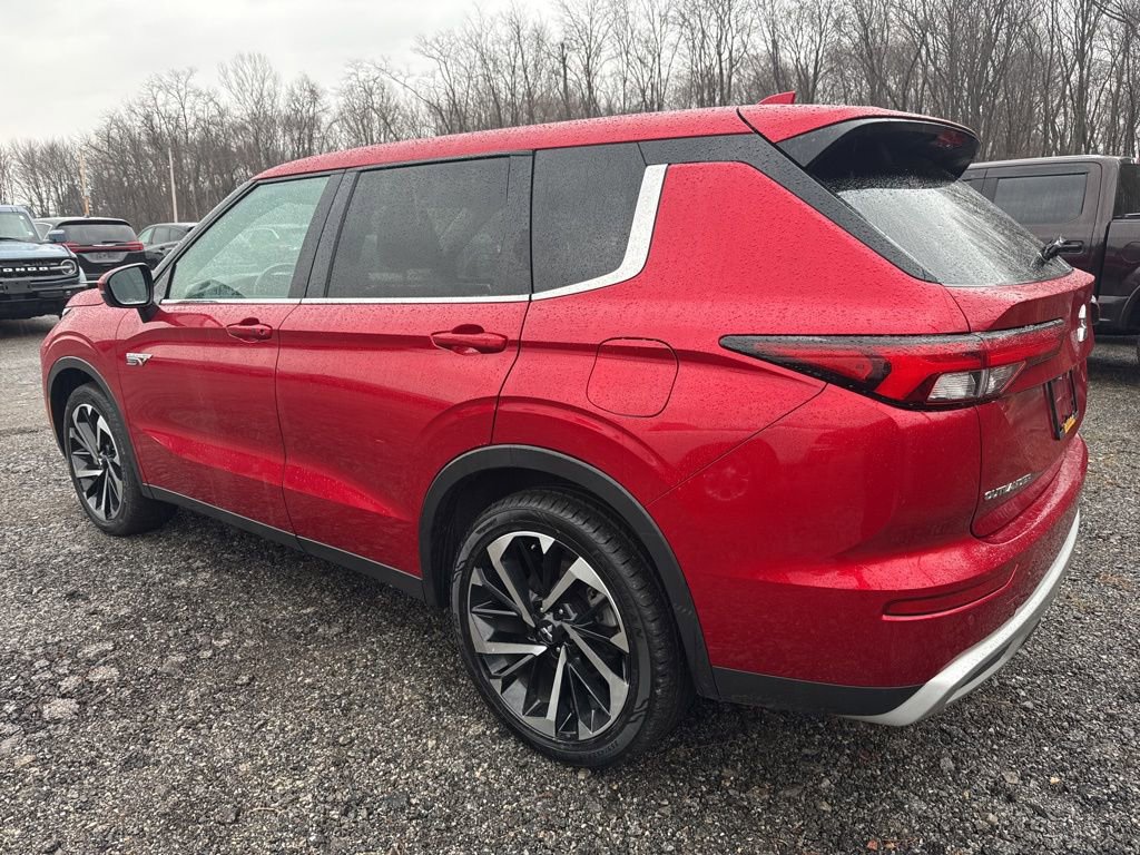 Used 2024 Mitsubishi Outlander 4WD Plug-In Hybrid image 8