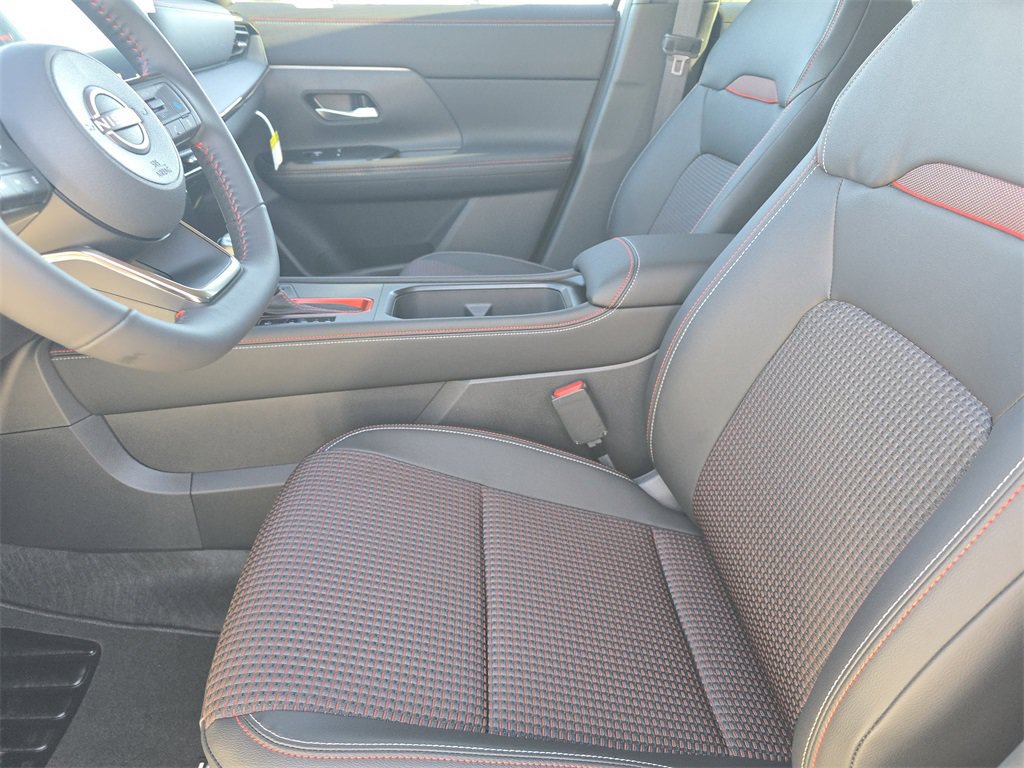 New 2027 Nissan Kicks SR AWD/4WD image 9