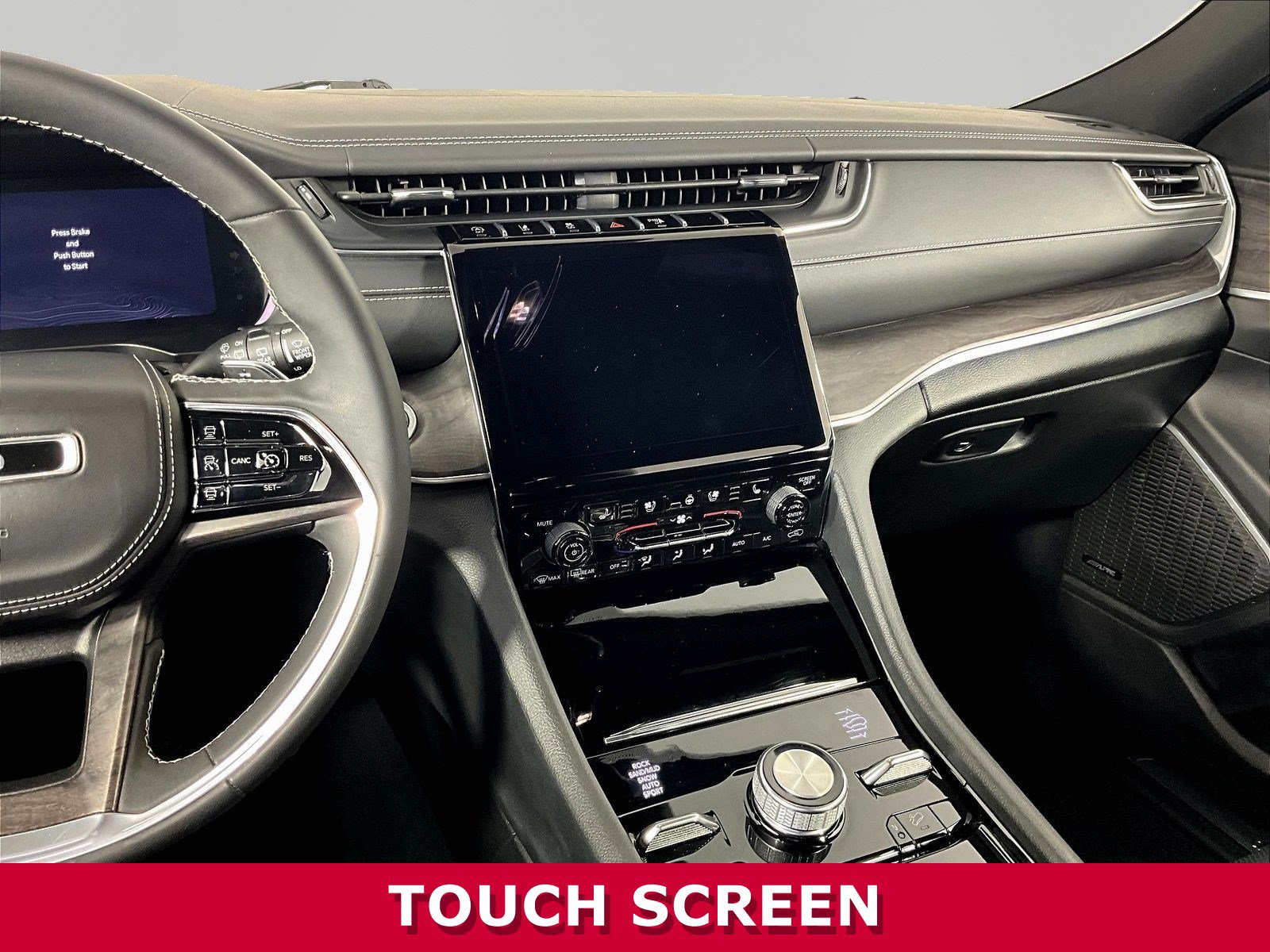 Used 2023 Jeep Grand Cherokee Overland w/ Luxury Tech Group IV AWD/4WD image 9