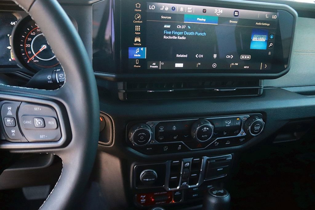 Used 2025 Jeep Wrangler Unlimited Sport AWD/4WD image 19