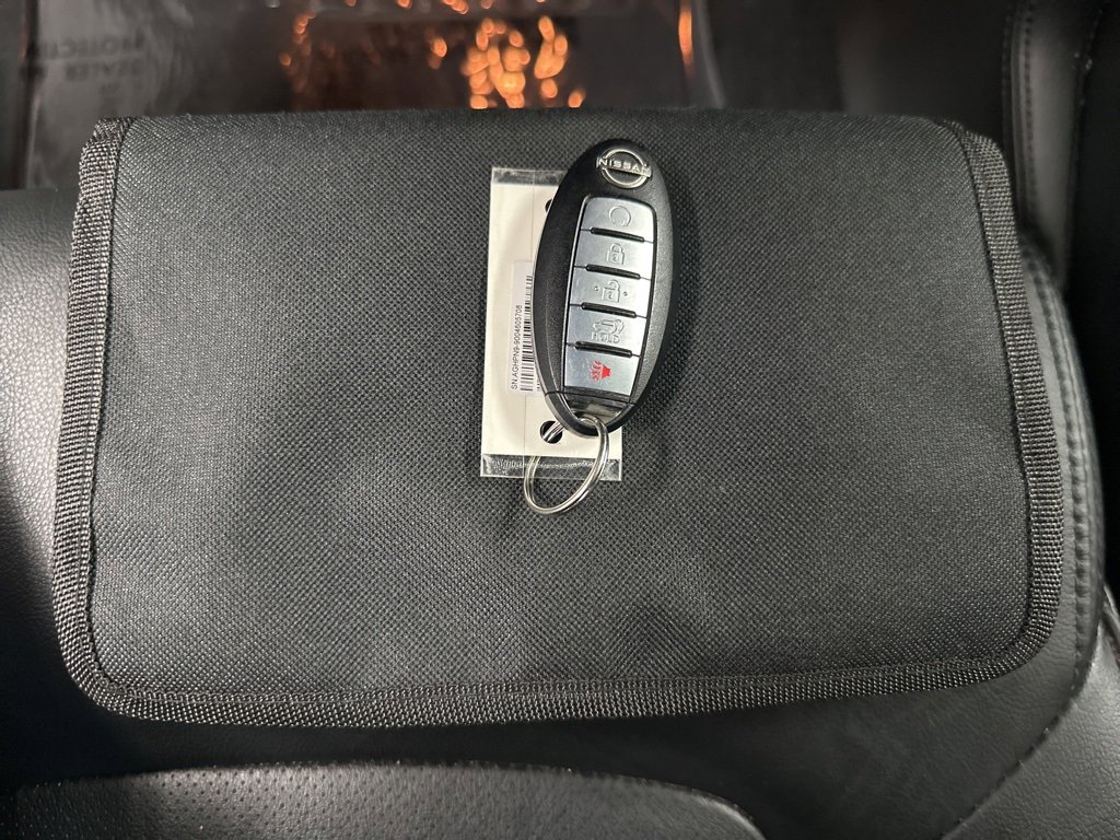 Used 2022 Nissan Armada SL w/ Captain's Chairs Package image 42