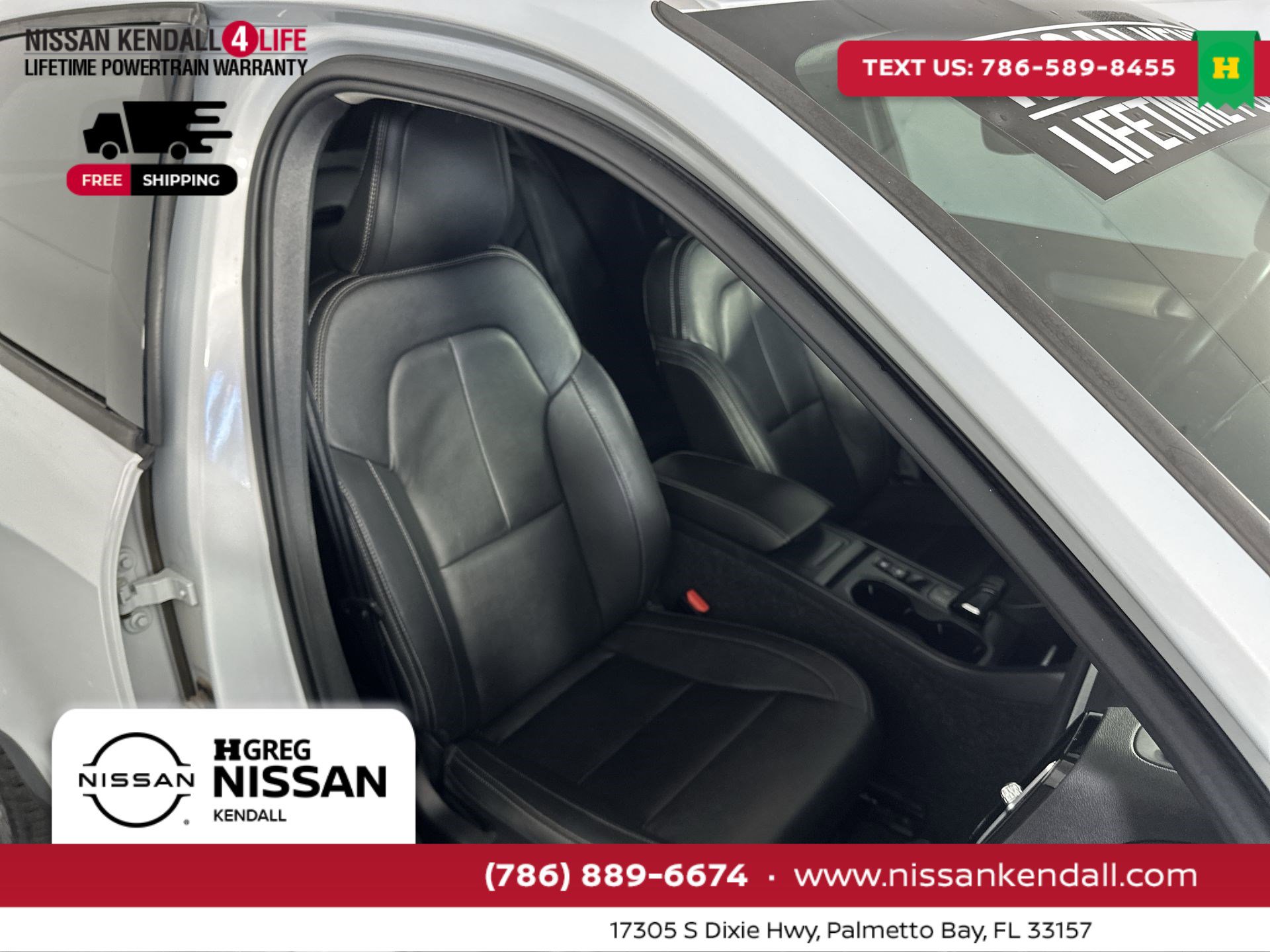 Used 2021 Volvo XC40 T4 Momentum w/ Protection Package Premier image 31