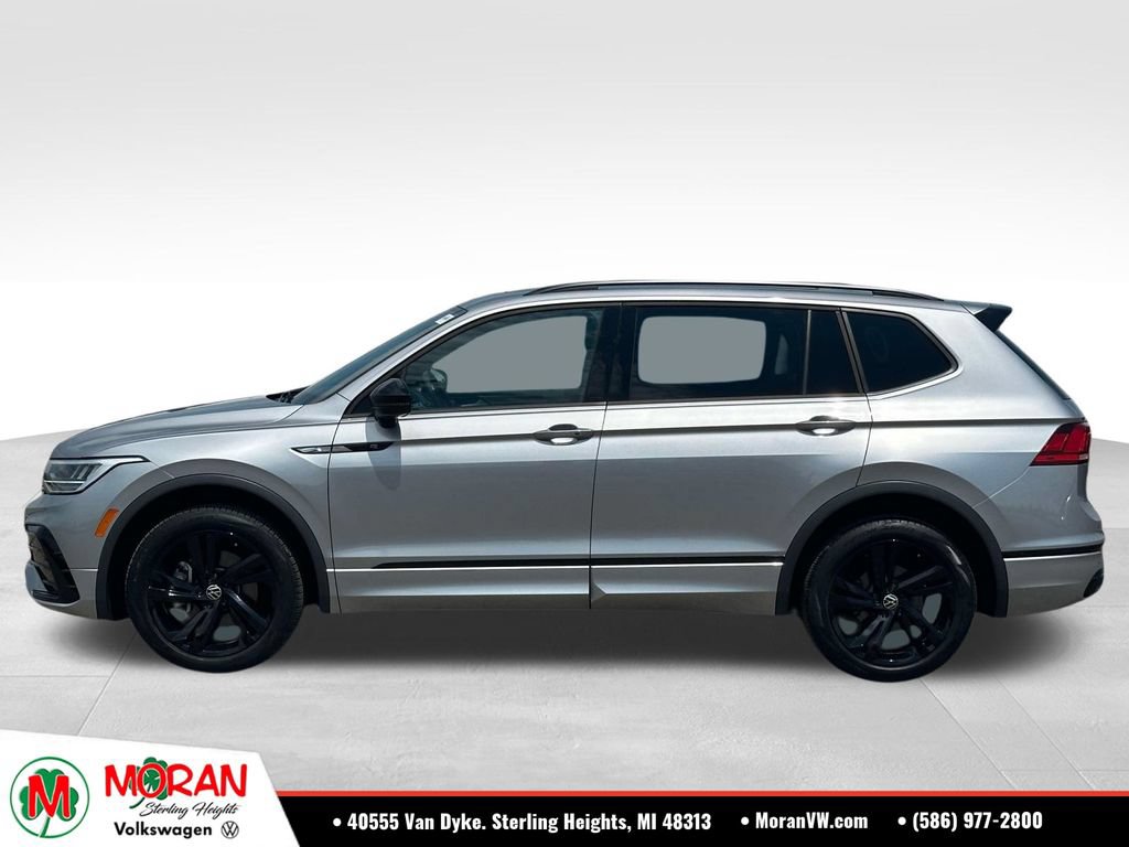 Certified 2023 Volkswagen Tiguan SE R-Line AWD/4WD image 2