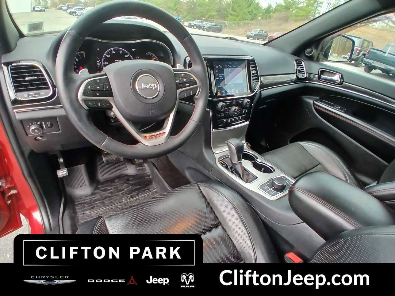 Used 2019 Jeep Grand Cherokee Trailhawk w/ Trailhawk Luxury Group AWD/4WD image 10