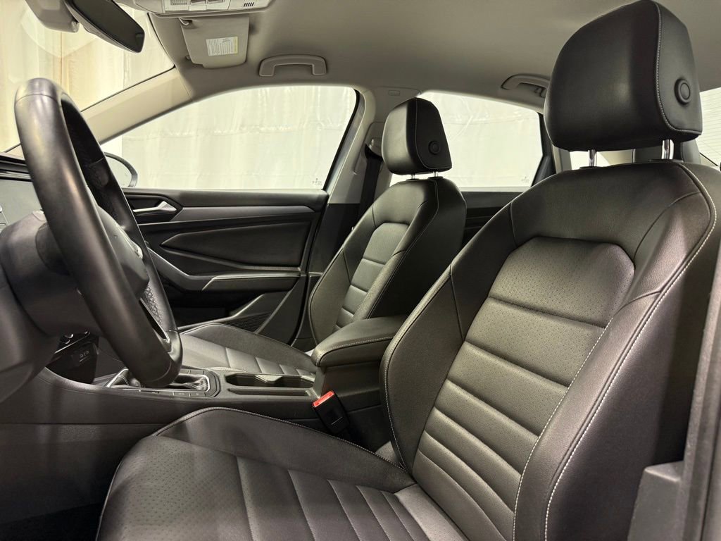 Used 2024 Volkswagen Jetta SE image 19