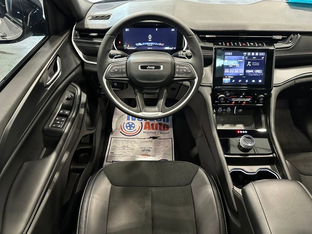Used 2024 Jeep Grand Cherokee Altitude image 27