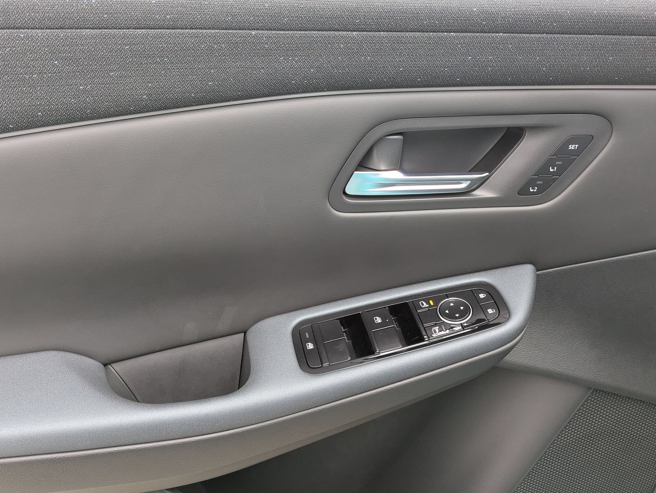 New 2026 Nissan Leaf Platinum+ image 13