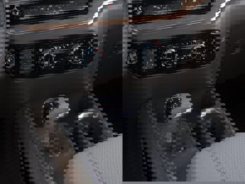 New 2026 GMC Sierra 1500 SLT image 23