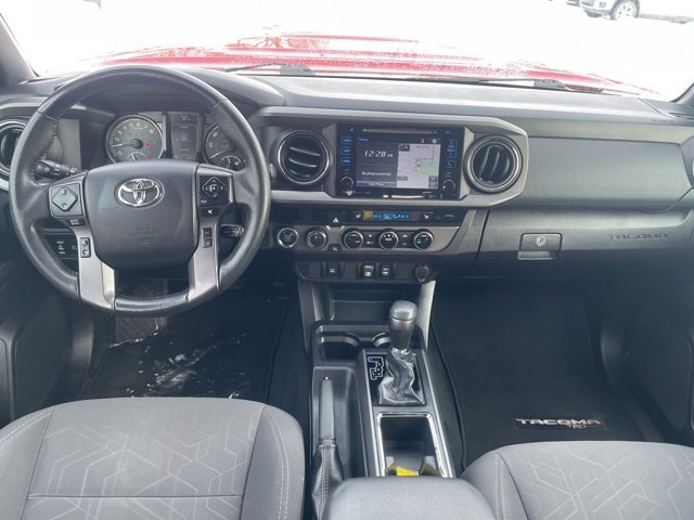 Used 2018 Toyota Tacoma TRD Sport image 3