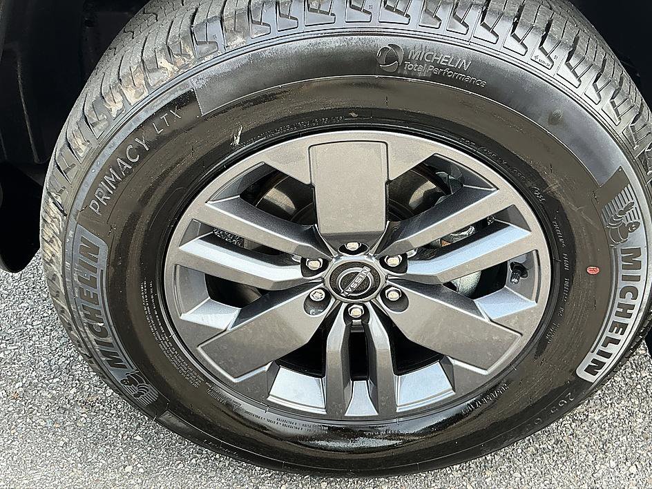 Certified 2025 Nissan Frontier SV w/ SV Convenience Package image 8