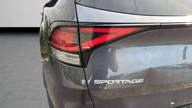 Used 2025 Kia Sportage EX AWD/4WD image 29