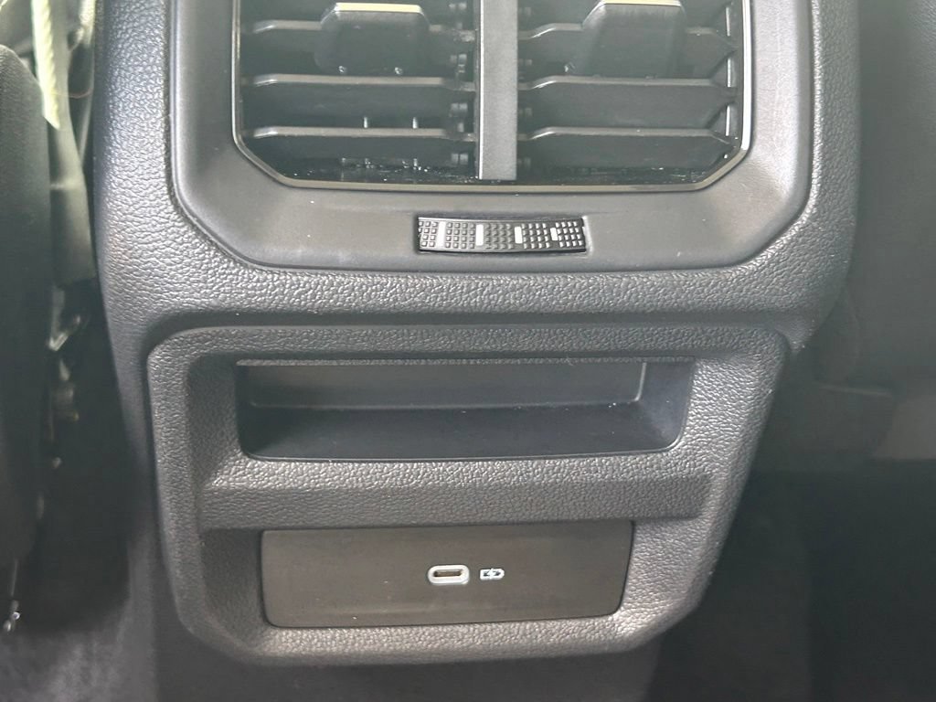 Certified 2022 Volkswagen Taos SE FWD image 45