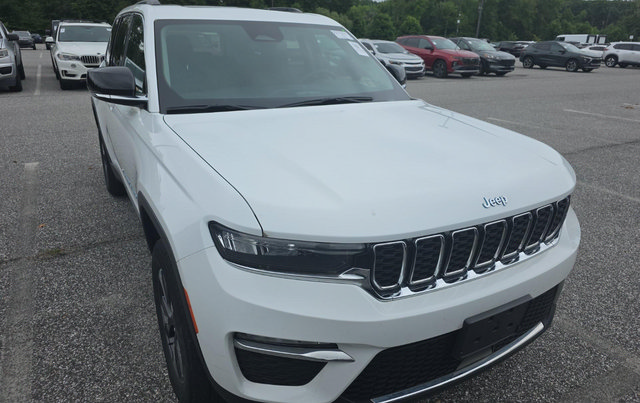 Used 2022 Jeep Grand Cherokee Limited 4xe AWD/4WD image 3