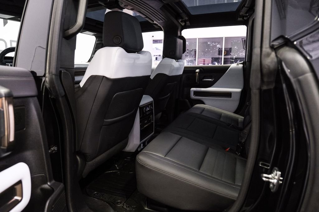 Used 2025 GMC Hummer EV 2X image 40