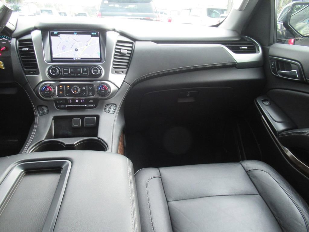 Used 2020 Chevrolet Suburban LT RWD image 14