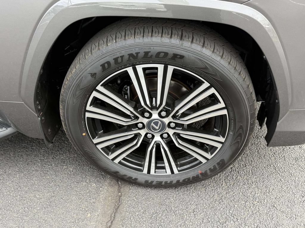 Used 2025 Lexus LX 600 4WD w/ Accessory Package (Z1) image 7