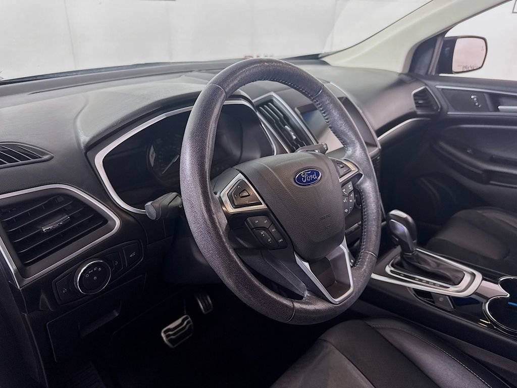 Used 2016 Ford Edge Sport w/ Technology Package image 9