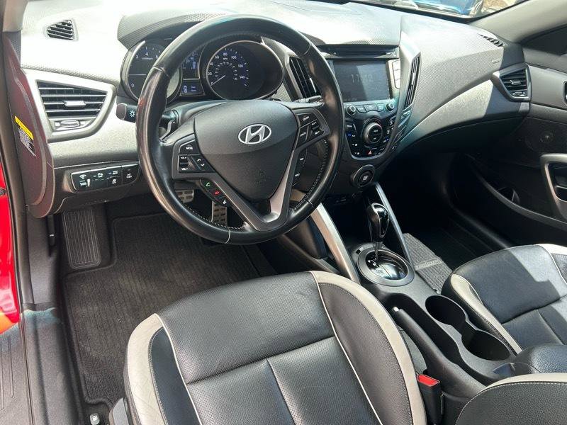 Used 2015 Hyundai Veloster Turbo w/ Option Group 04 FWD image 10