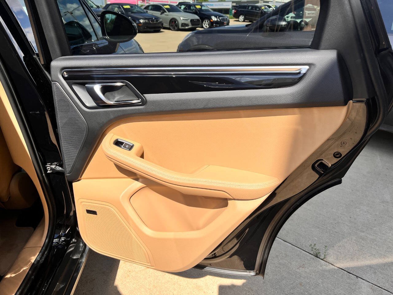 Used 2017 Porsche Macan S AWD/4WD image 21