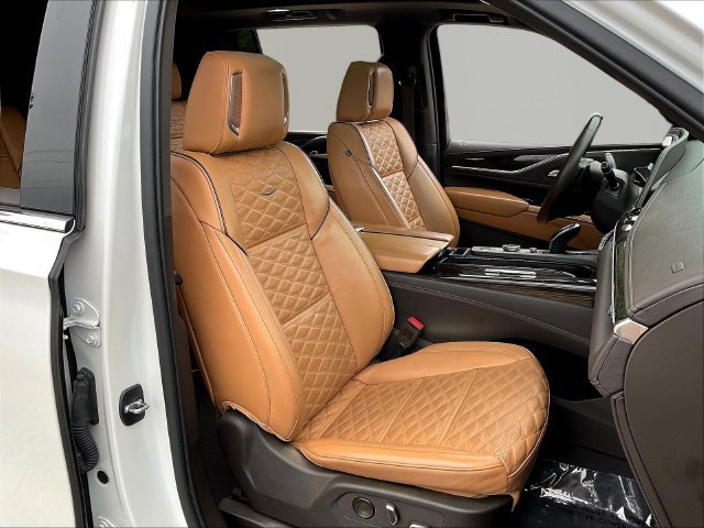 Used 2022 Cadillac Escalade Premium Luxury AWD/4WD image 31