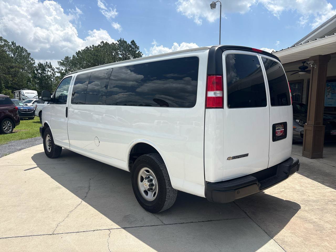 Used 2024 Chevrolet Express 3500 LS RWD image 7