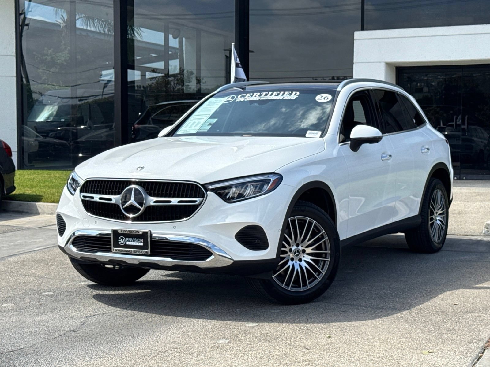 Used 2026 Mercedes-Benz GLC 300 image 2