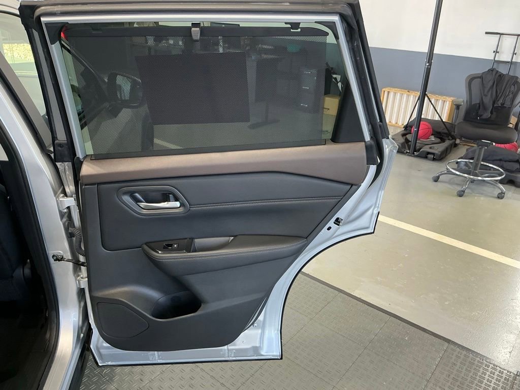 Used 2023 Nissan Rogue SV w/ SV Premium B Package FWD image 35