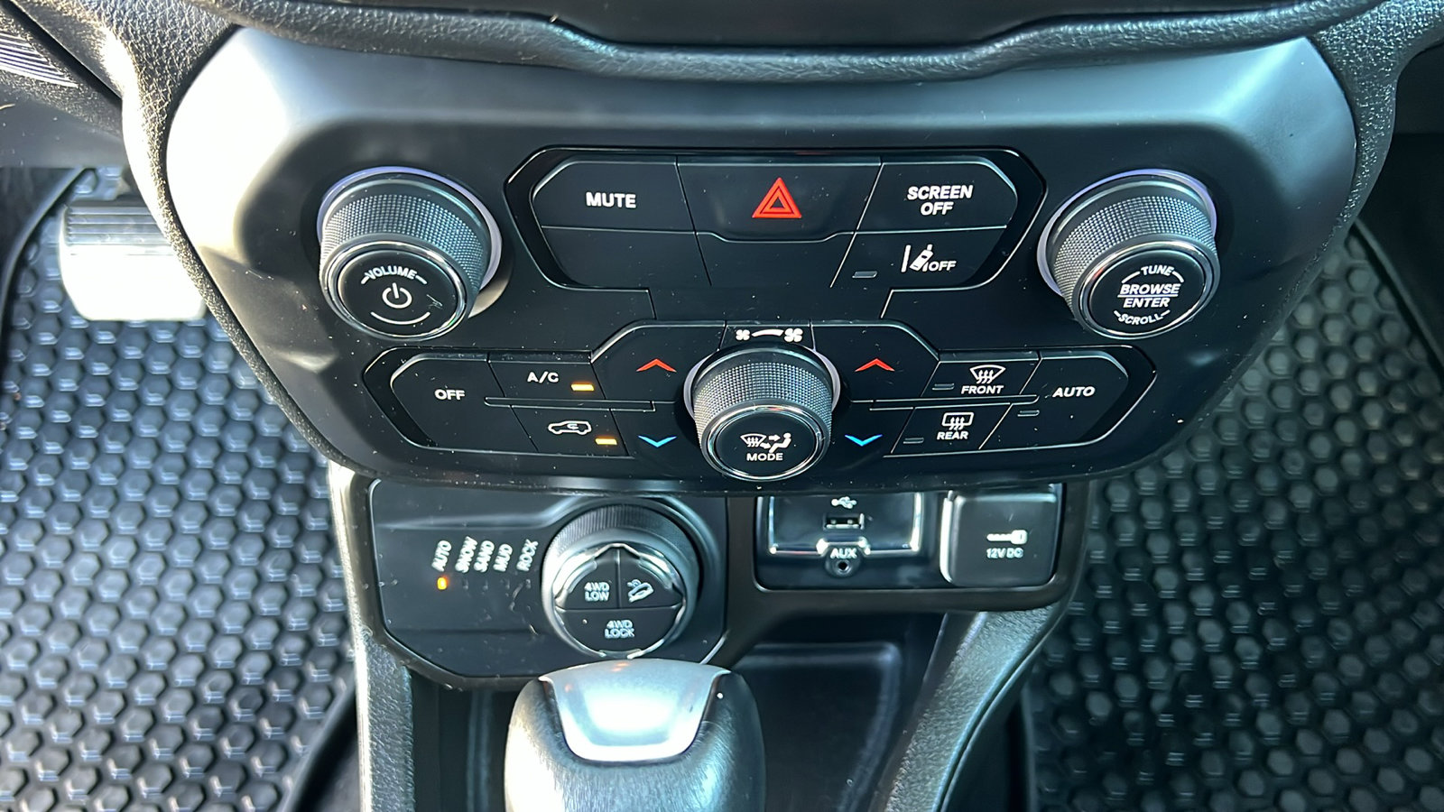 Used 2023 Jeep Renegade Trailhawk image 21